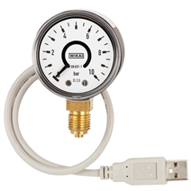 Bourdon tube pressure gauge with output signal